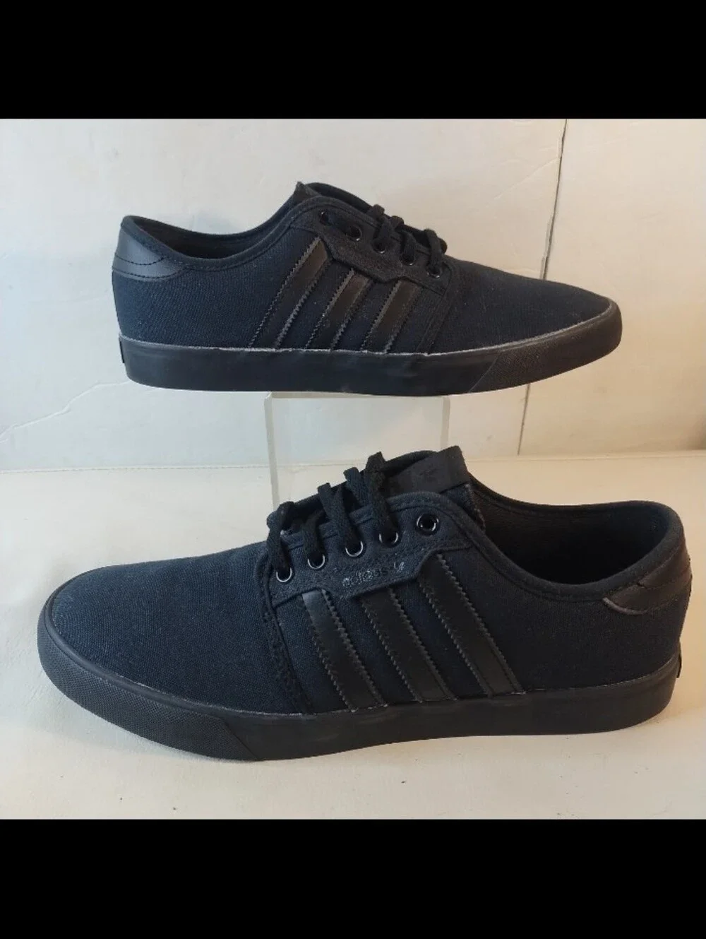 ADIDAS SEELEY LIFESTYLE CASUAL SKATE SHOE MENS SIZE 10.5 AQ8531 TRIPLE BLACK GUM
